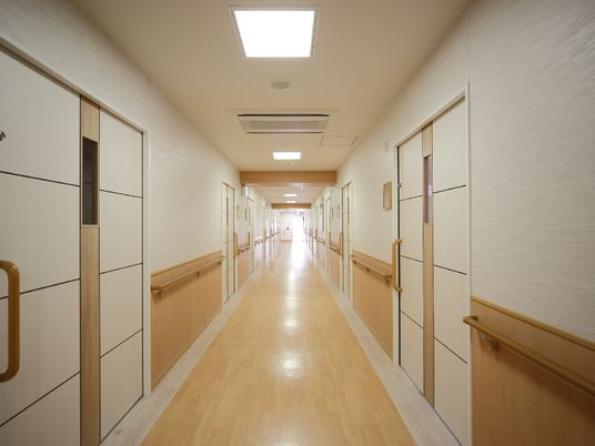 清潔な長い廊下