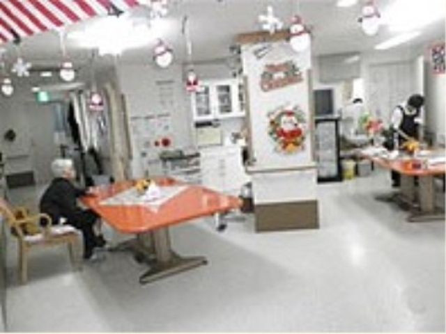 明るい食堂の様子