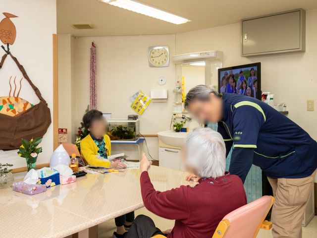 活動的なリビングの様子