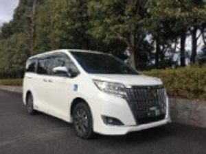 施設送迎車