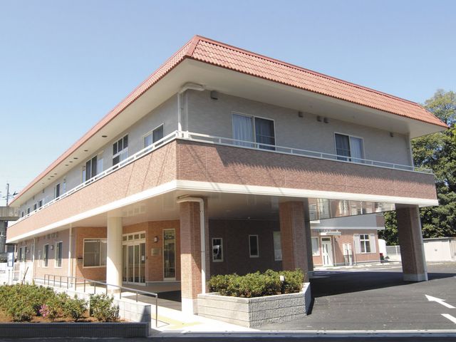 広々とした外観 外観 広々として開放感のある建物の外観です。自然に囲まれた落ち着いた環境です。
