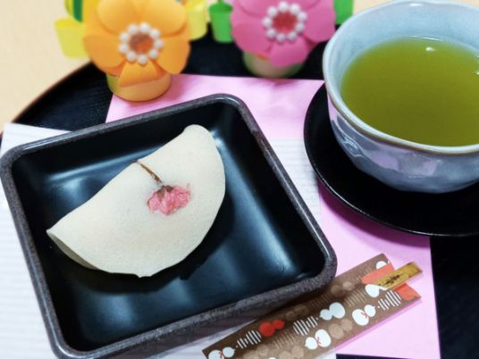 和菓子とお茶の配置