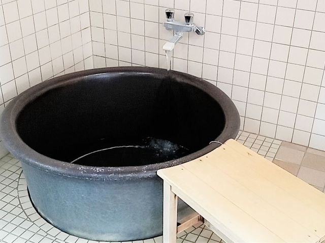 シンプルな浴室 浴室 モダンな和風デザインの空間です。落ち着いた雰囲気でリラックスできる機会があります。