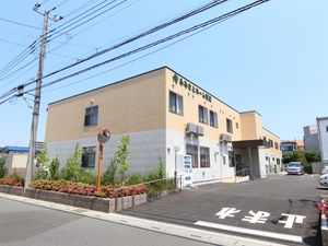 日差しの明るい外観