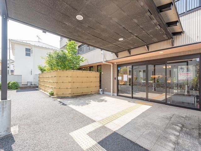 外観エントランス