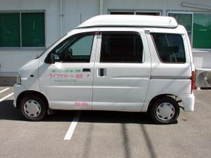 送迎車の駐車場  