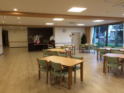 明るい広々ダイニング