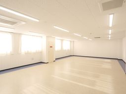 広々とした明るい多目的室