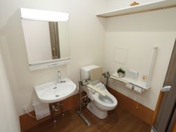 バリアフリートイレの内観