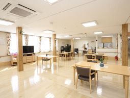 明るく広々としたダイニング