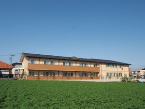 清潔感ある外観の施設
