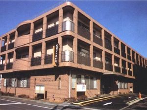 レンガ調の施設外観  