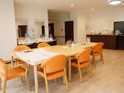 明るいダイニングスペース