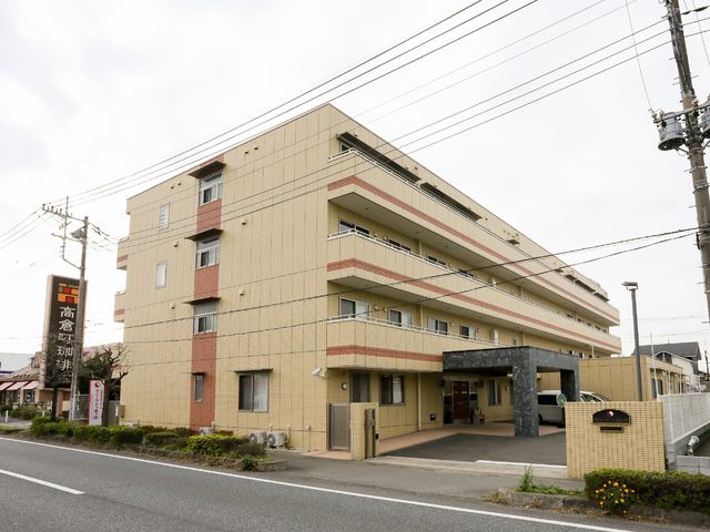 多階層の外観 外観 清潔感がある建物正面は、入口が広く開放的な設計で迎えてくれます。明るい雰囲気の中、新たな職場となるかもしれません。