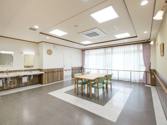 広々とした清潔なダイニング