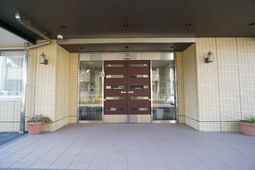 清潔感のあるエントランス