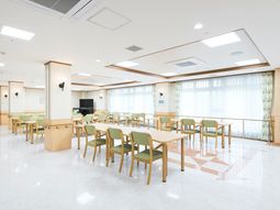 明るい食堂空間