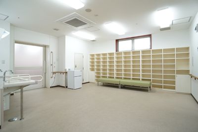 広々とした明るい居室