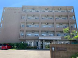 4階建ての外観