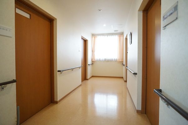 廊下の清潔な空間