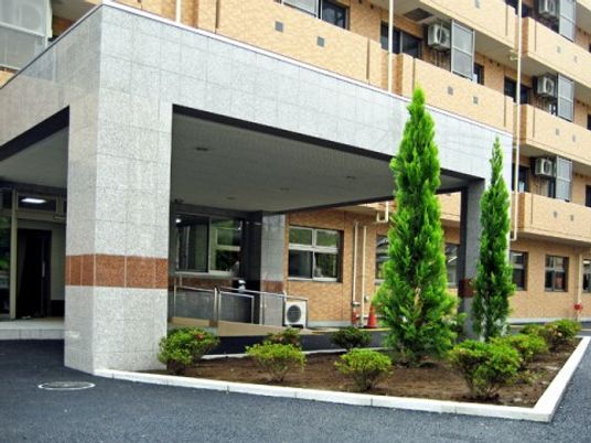 清潔感のある建物入口