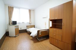 明るい居室風景