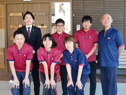 スタッフの元気な姿