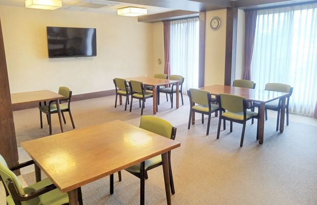 落ち着いた雰囲気の食堂