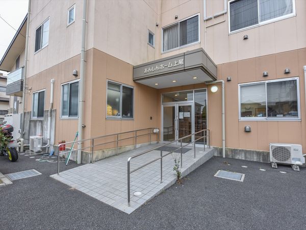 清潔感のあるエントランス