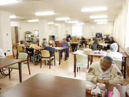 活気ある共有スペース