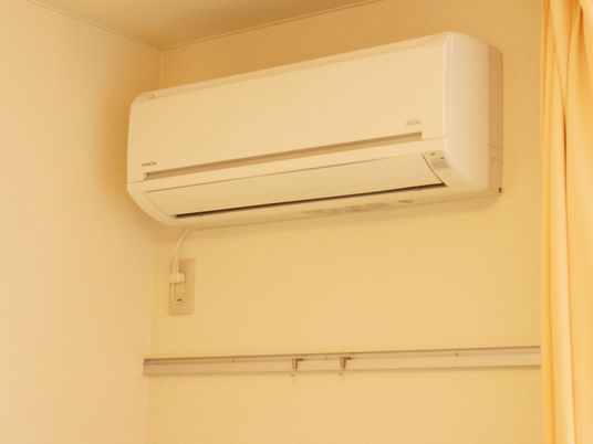 壁掛けエアコンの室内機 
