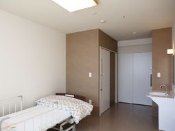 広々居室の内観