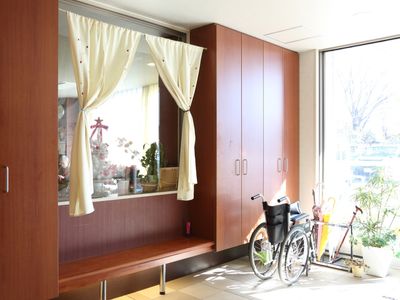 エントランスの明るい雰囲気