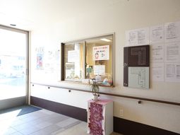 明るいフロント風景