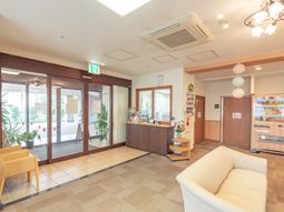 明るいエントランス空間