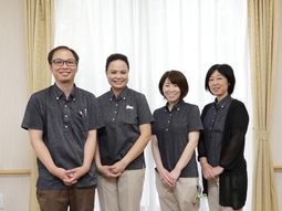 笑顔のスタッフ達