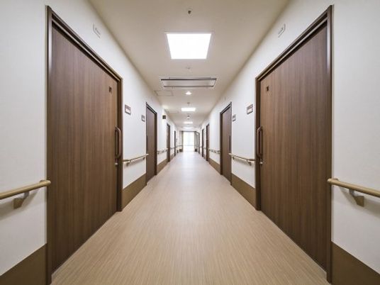 広々としたきれいな廊下