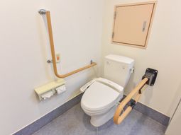 バリアフリー対応のトイレ