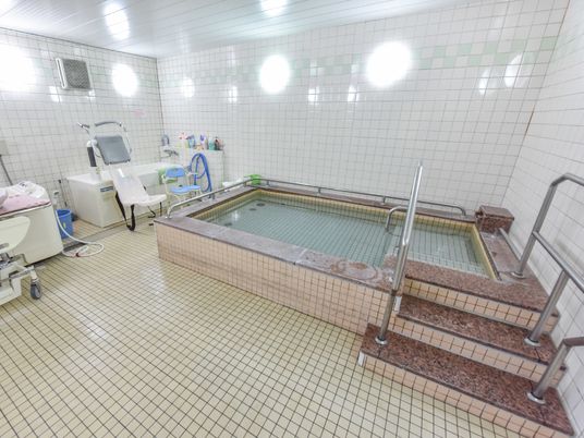 清潔な浴室設備