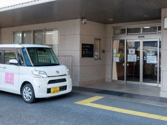 施設のエントランス  