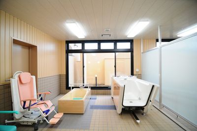 明るい浴室空間