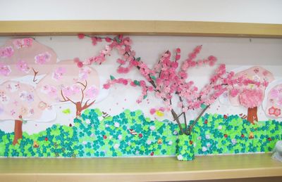 春の装飾の壁面