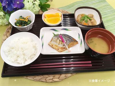 和食スタイルの食事セット