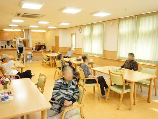 居心地の良い明るい食堂