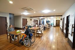 明るく広々とした共有スペース