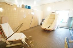 清潔な浴室設備