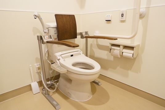 サポート付きトイレ空間