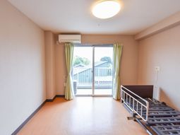 明るい居室の空間