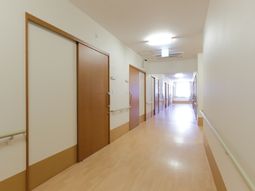 清潔で明るい廊下