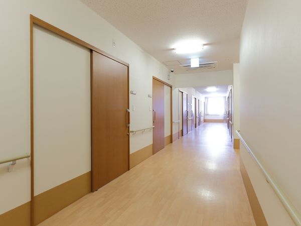 清潔で明るい廊下